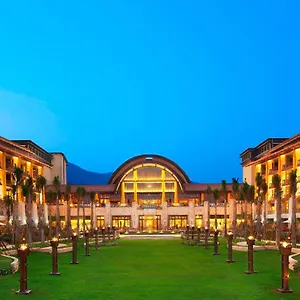 Курортный комплекс The St. Regis Yalong Bay