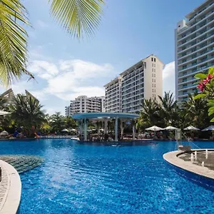 Отель Ramada Plaza By Wyndham Bay